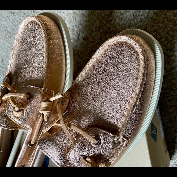 New with box Sperry Shoes size #7 - Picture 6 of 14